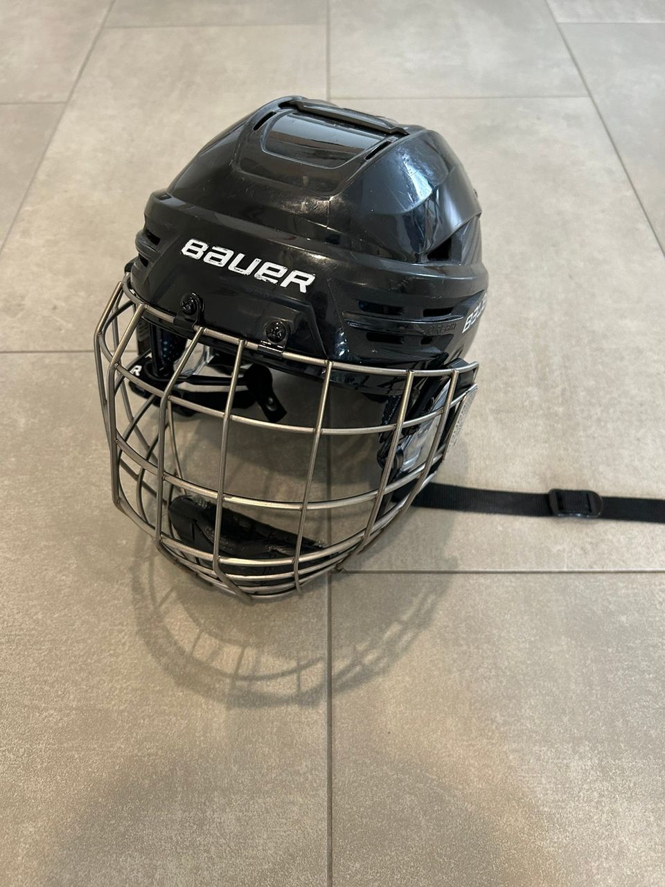 Bauer Re-AKT 85 jääkiekkokypärä 52-56,5 cm