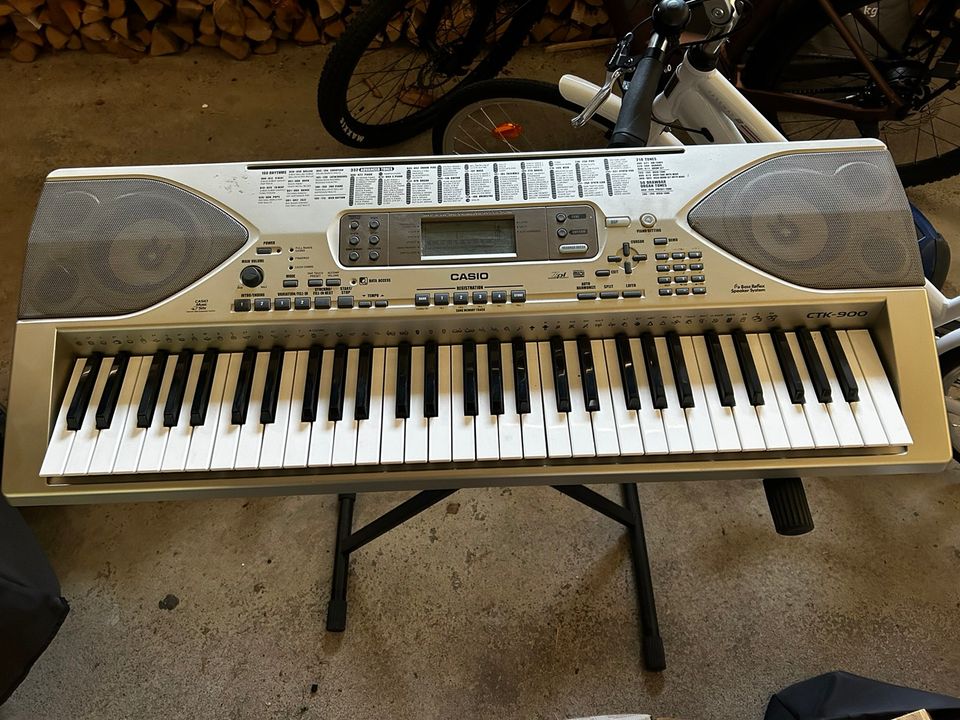 Casio CTK-900 kosketinsoittimet