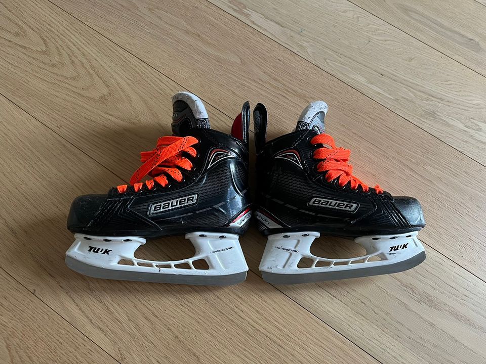 Bauer Vapor X500 koko 28.5