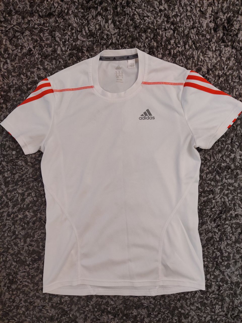 Adidas naisten treenipaita koko XS