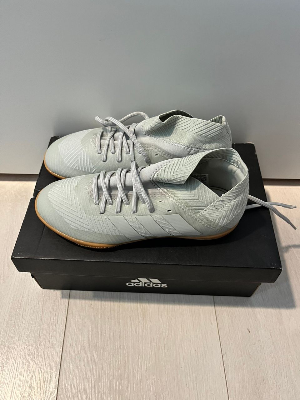 Adidas sisäjalkapallokengät 34