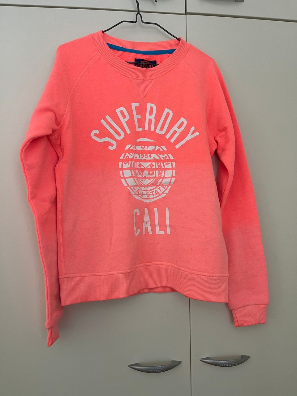 Uusi superdry paita