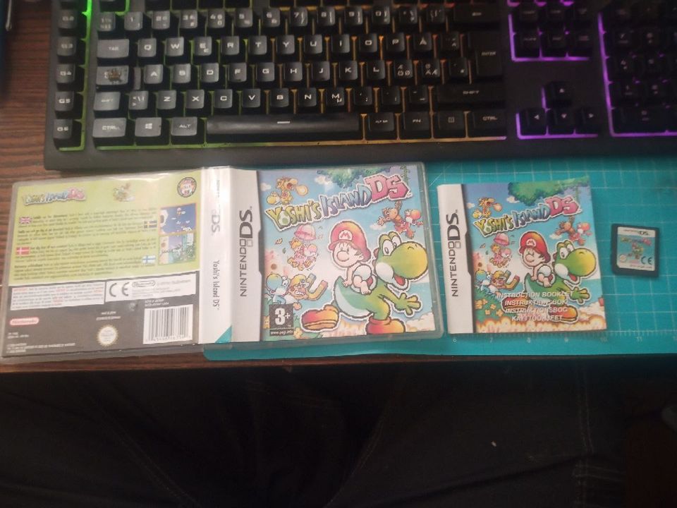 Yoshi's Island - DS (CIB)