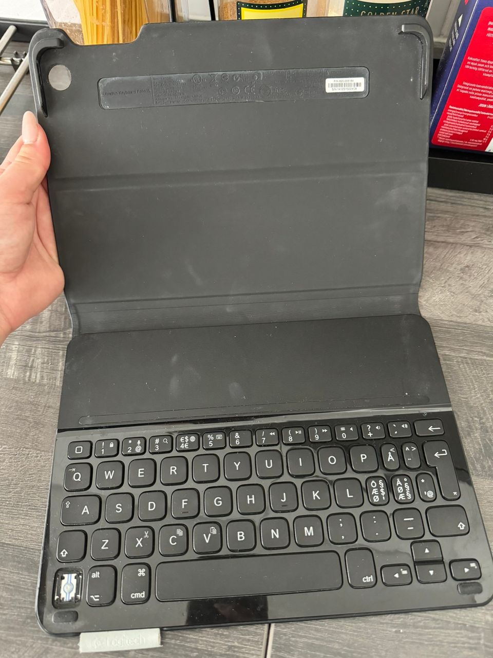 Logitech  Ultrathin Keyboard Folio i5