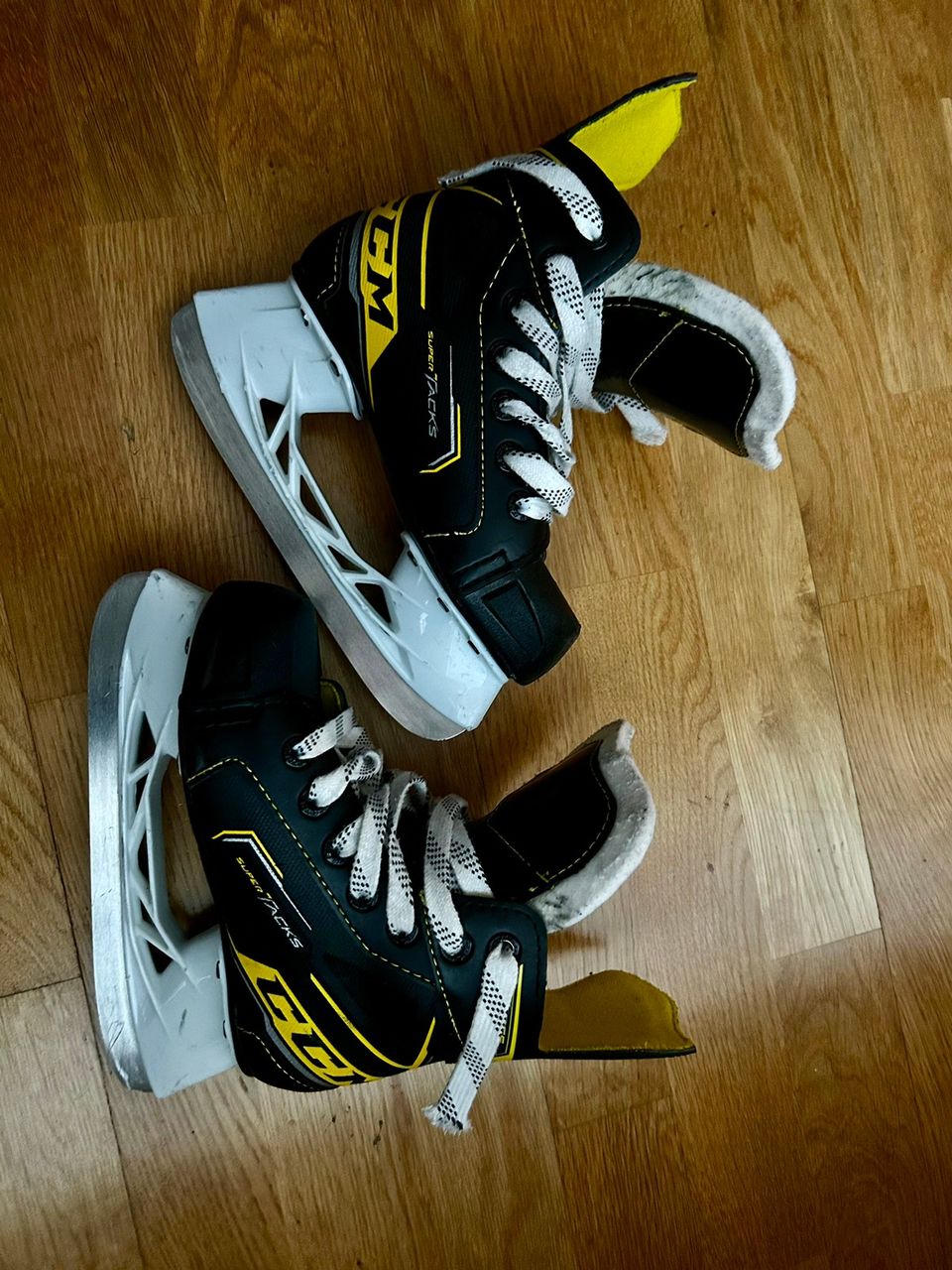 CCM Super Tacks 9355