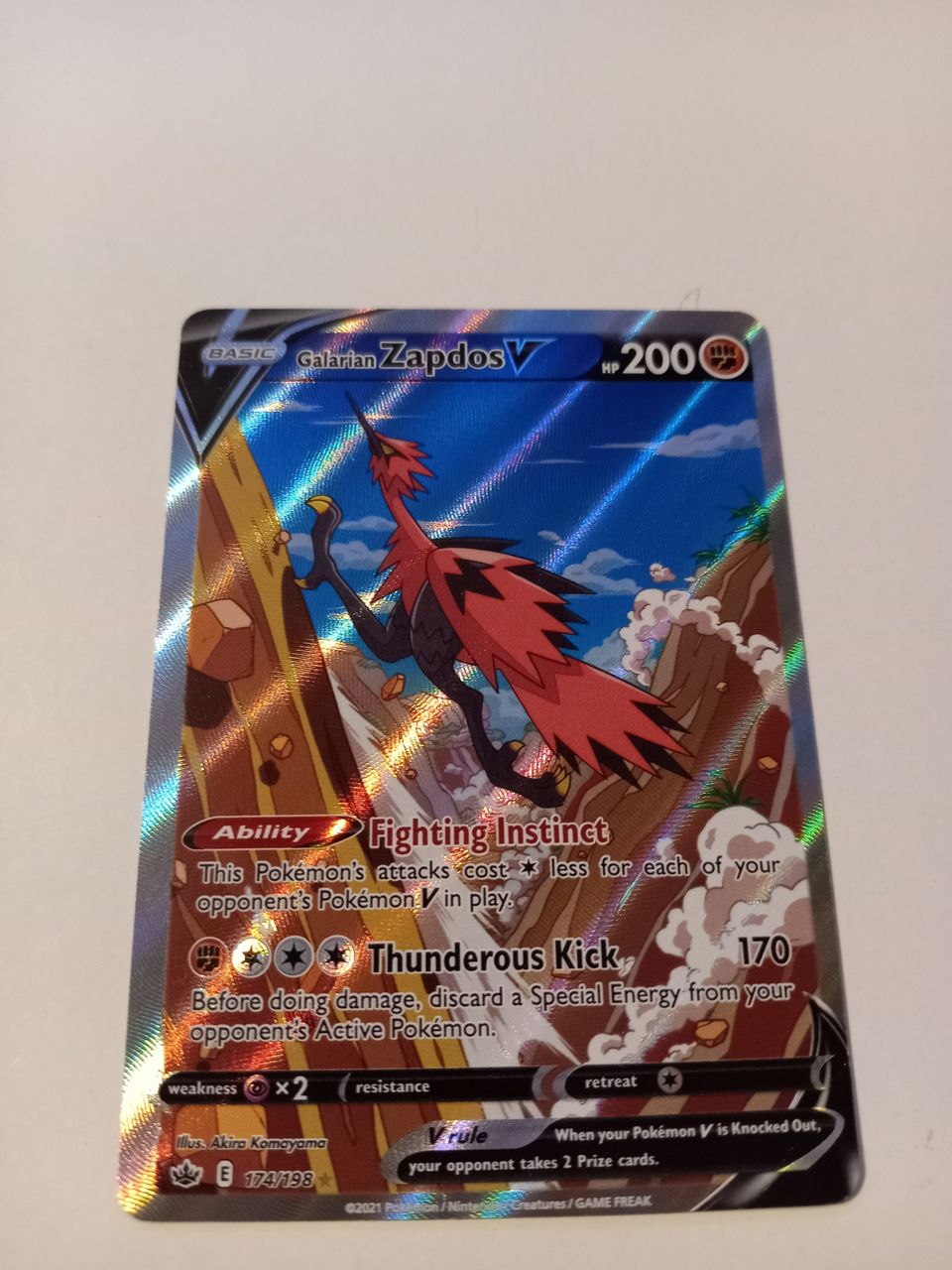 Pokemon kortti Galarian Zapdos V full art