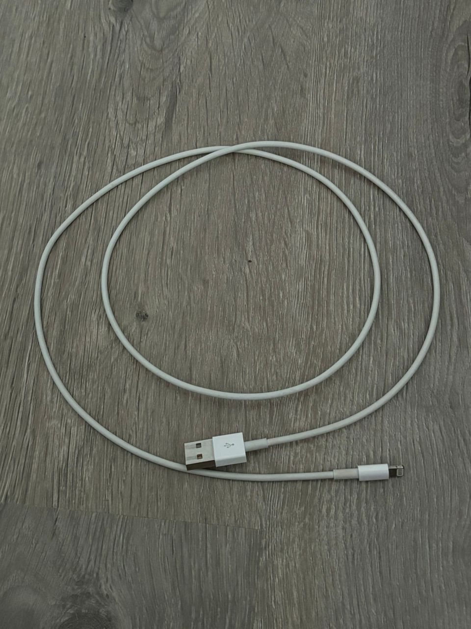 Lightning USB kaapeli ~100cm