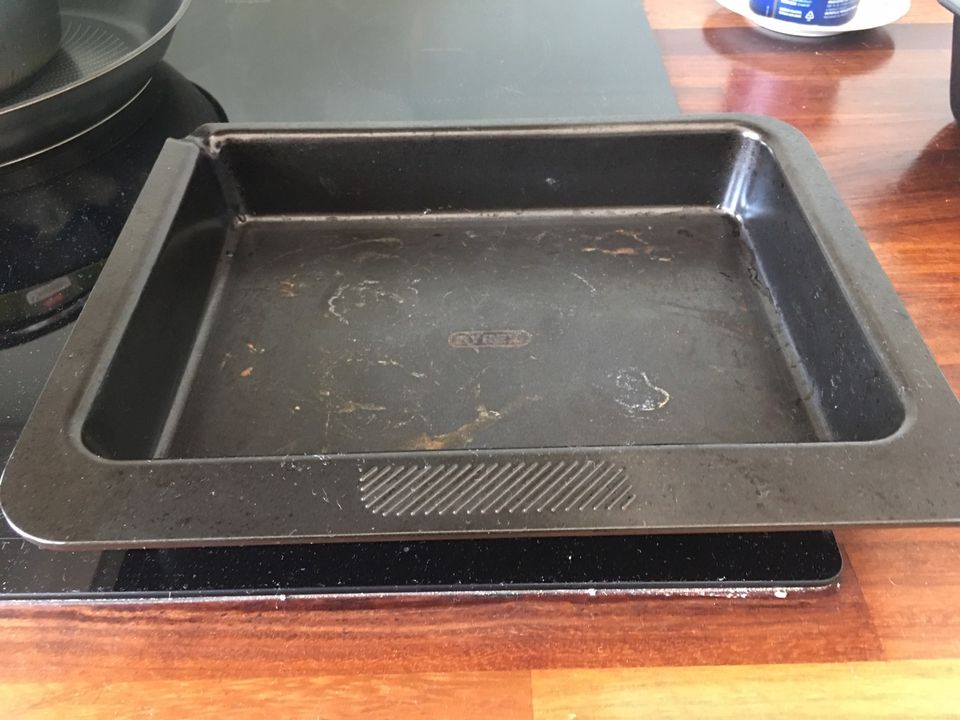 Oven trays