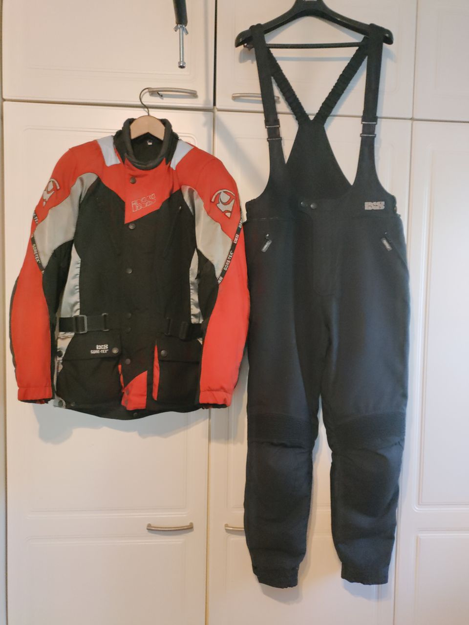 IXS ajopuku, XL (L)