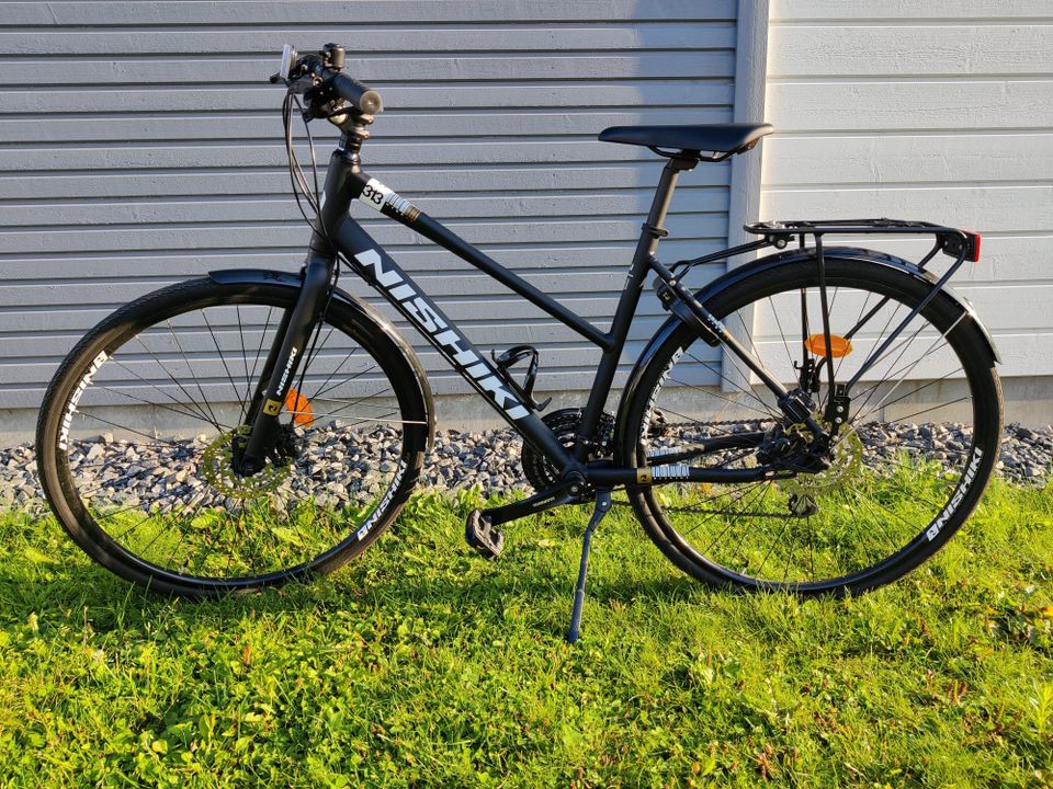 28" Nishiki Hybrid 313