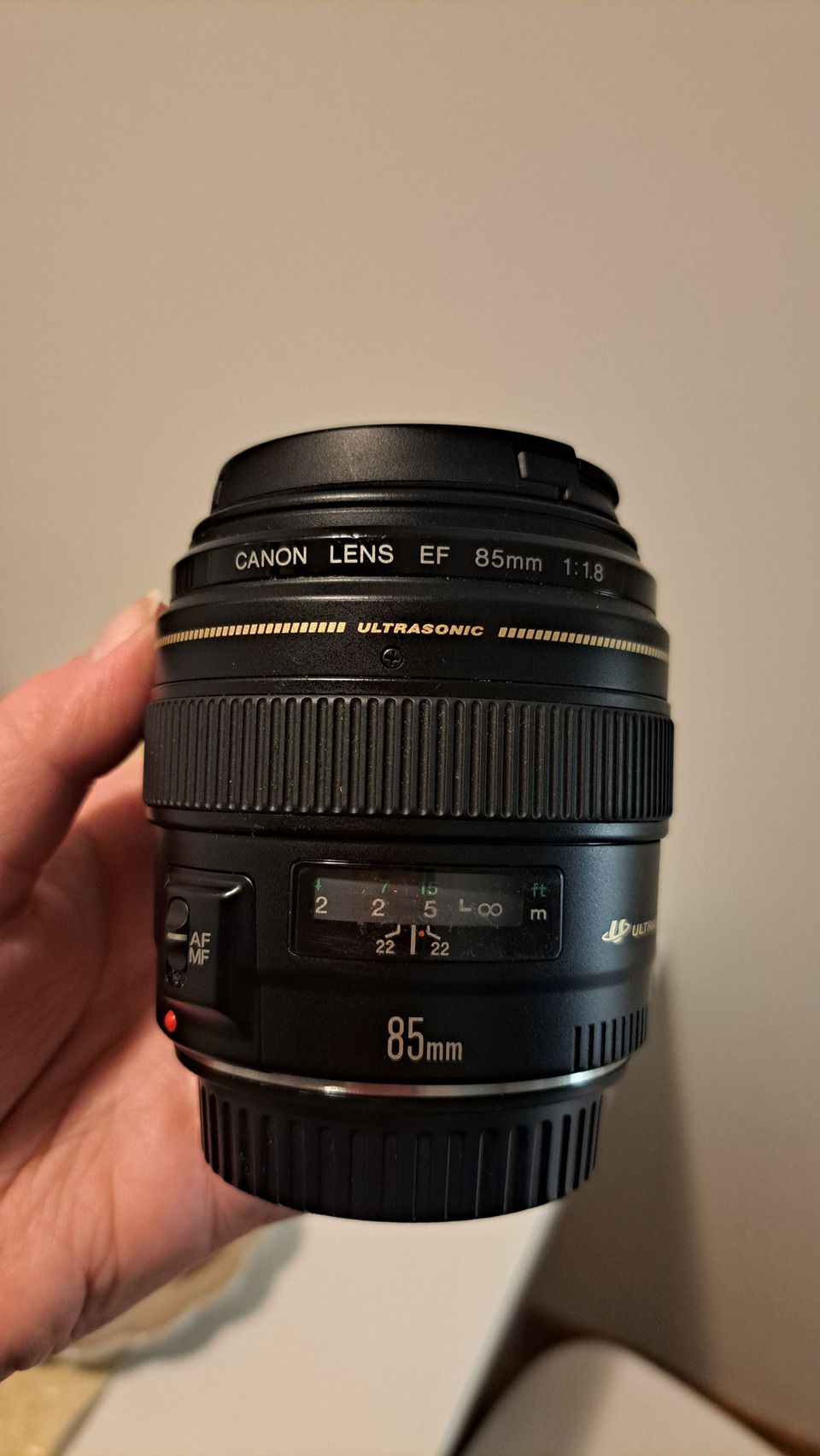 Canon ef 85mm f1.8