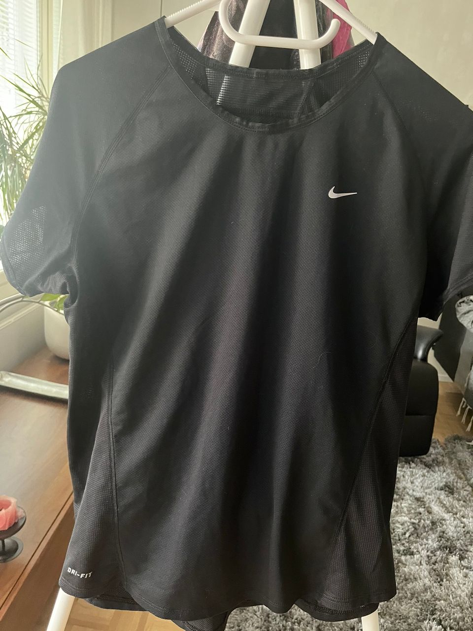 Nike dri-fit paita koko L (naisten)