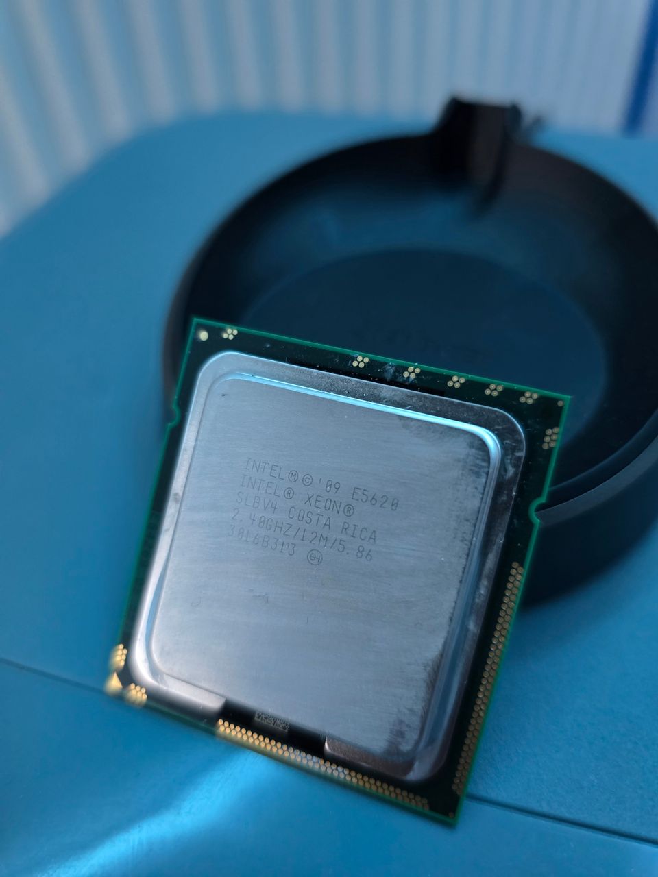 Intel Xeon E5620, 2.40GHz LGA1366 prosessori