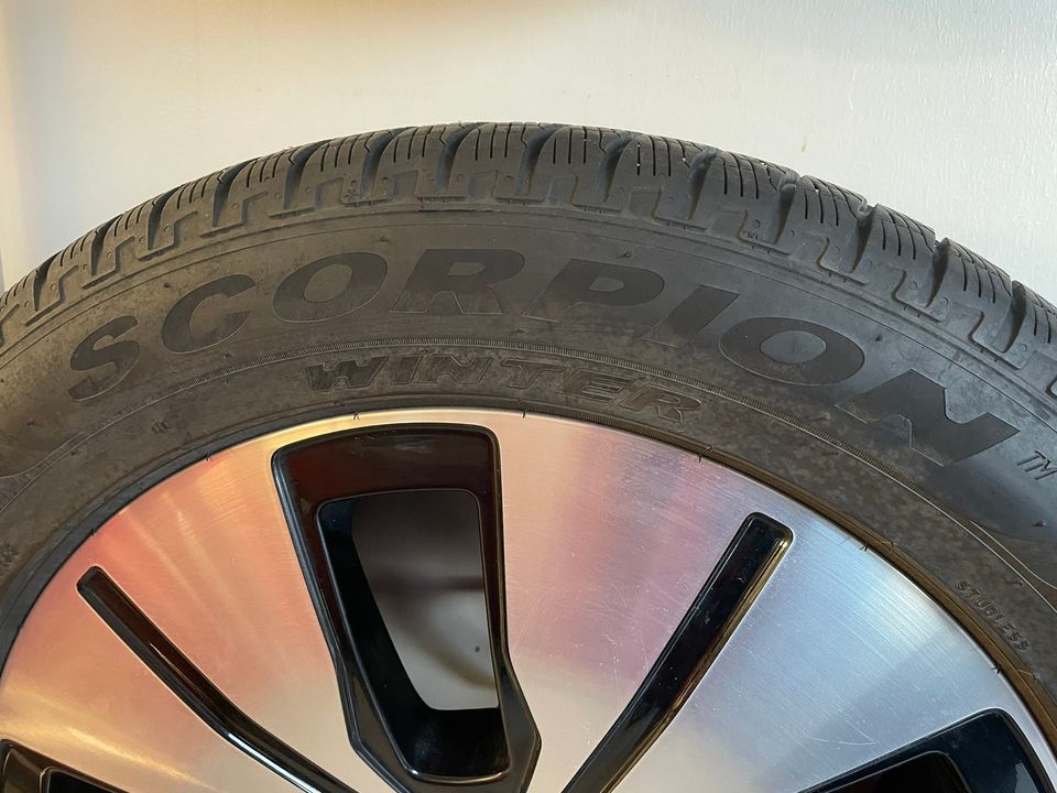 Kitkarenkaat Pirelli Scorpion Winter, MB EQC sopivat, 19”