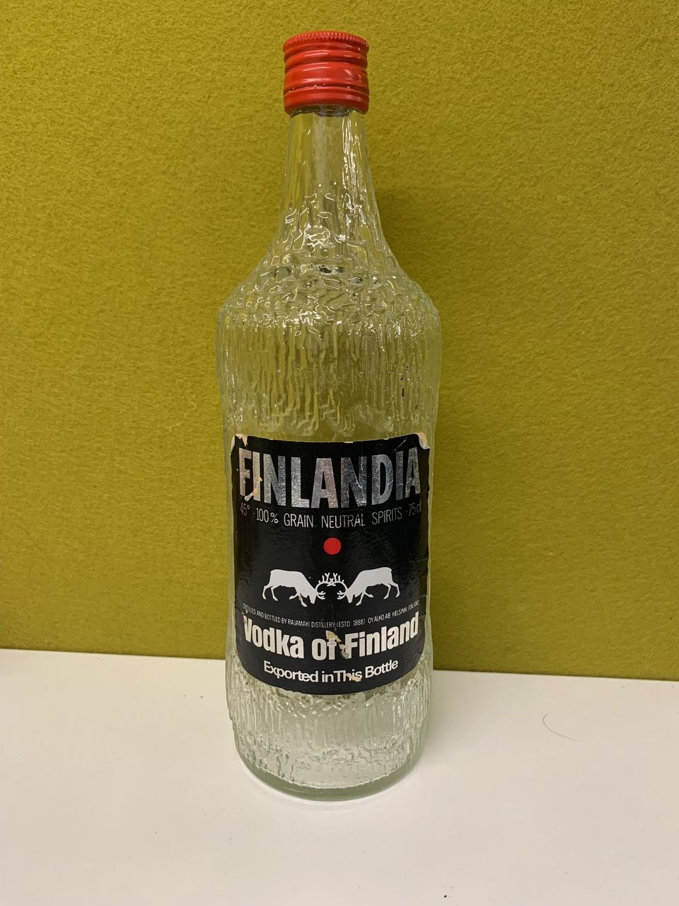 Vintage Finlandia-pullo (Wirkkala)