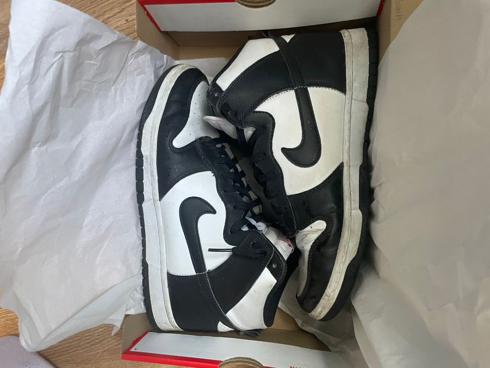 Nike Dunk Panda High