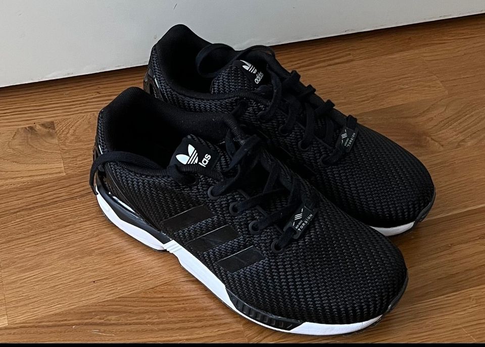 Adidas kengät 37