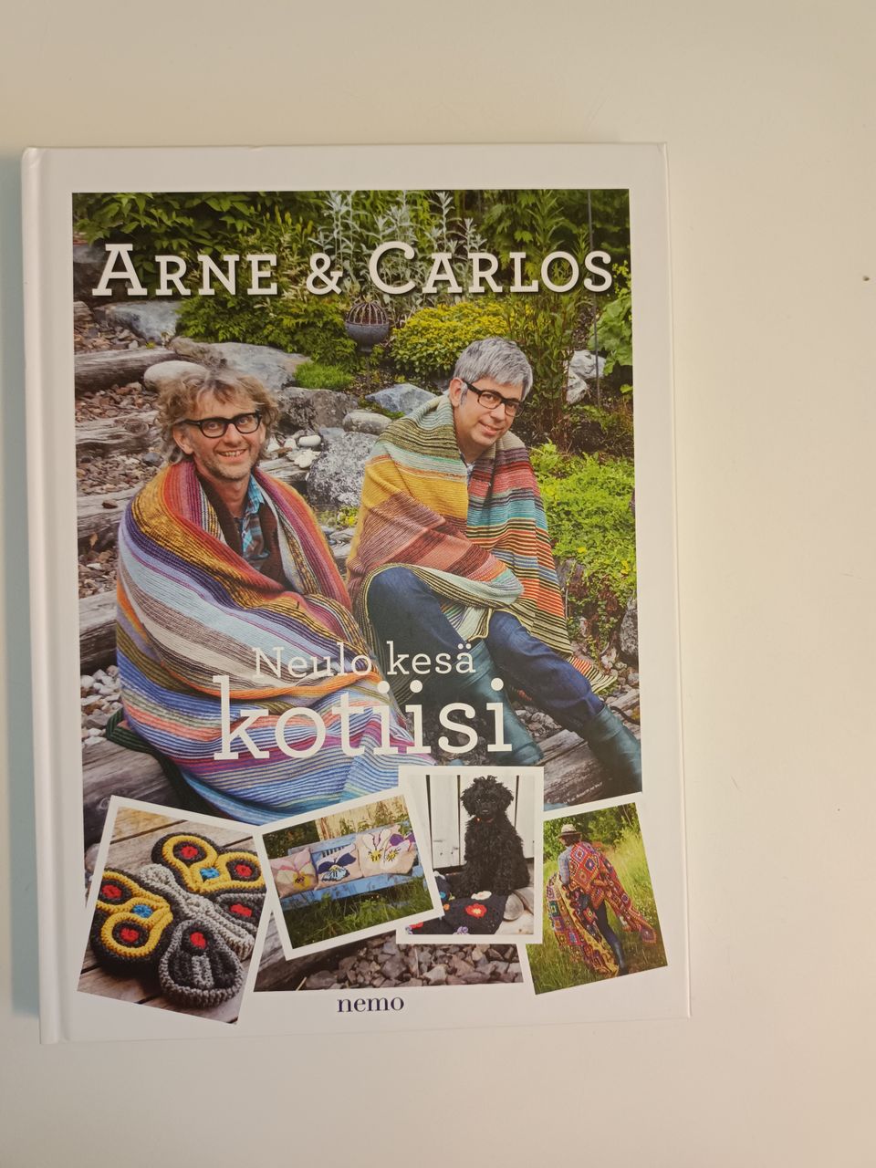 Arne & Carlos, Neulo kesä kotiisi