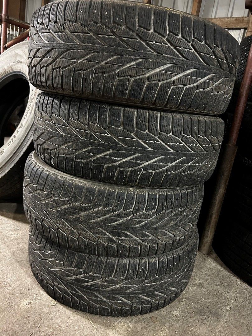 265/65R17 Nokian R2 SUV käytetyt