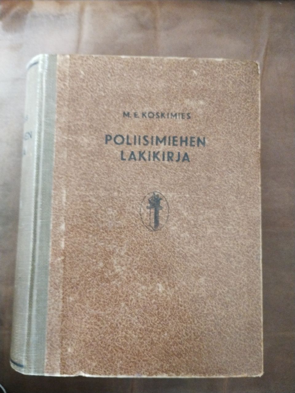 Poliisimiehen lakikirja 1946