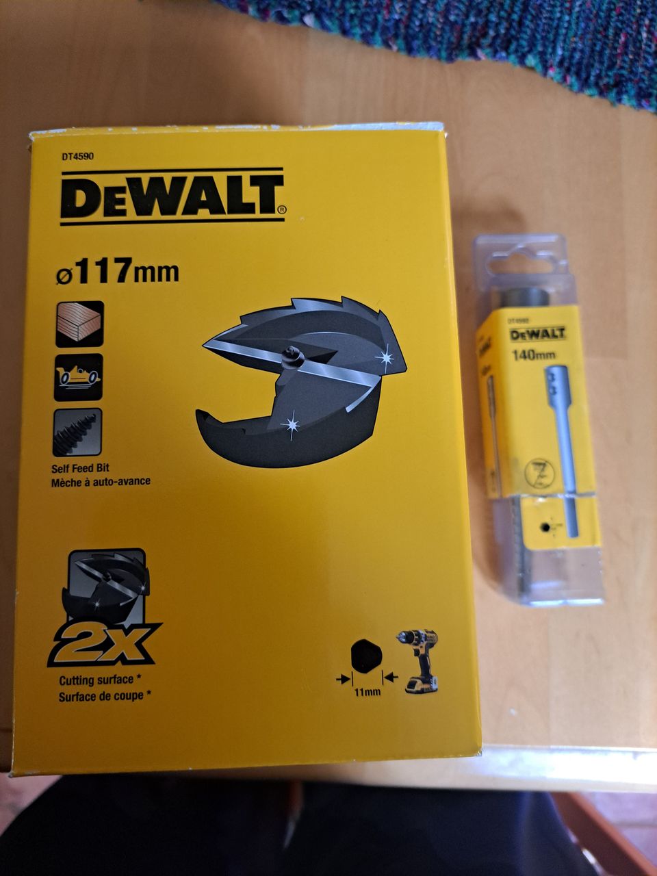 DeWalt itsesyöttävä puuporanterä 117 mm + jatkovarsi 140 mm