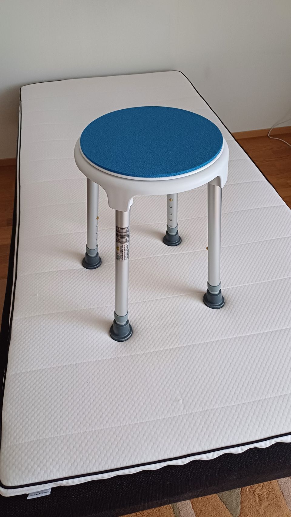 Suihkutuoli pyörivä tuoli - NRS Shower stool with swivel seat