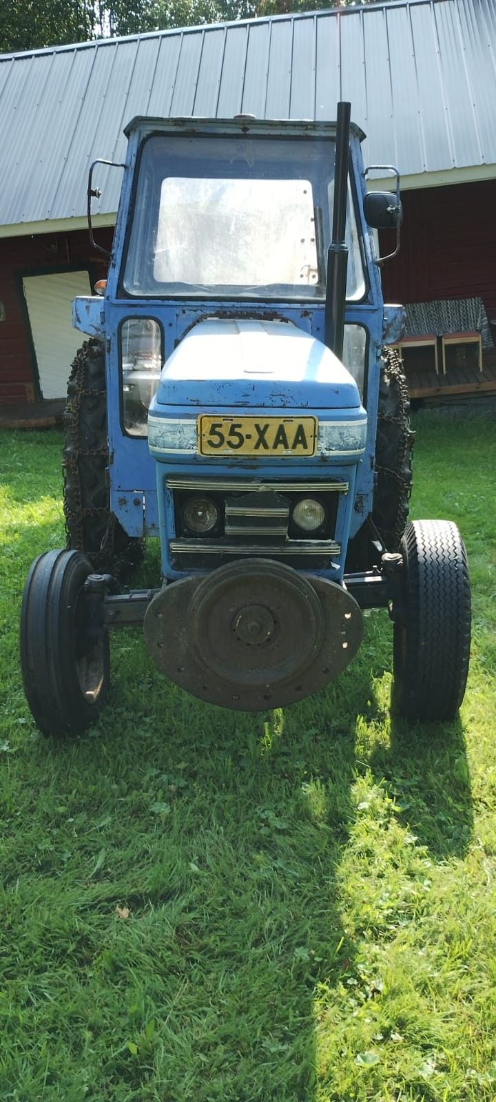 Traktori Leyland 253