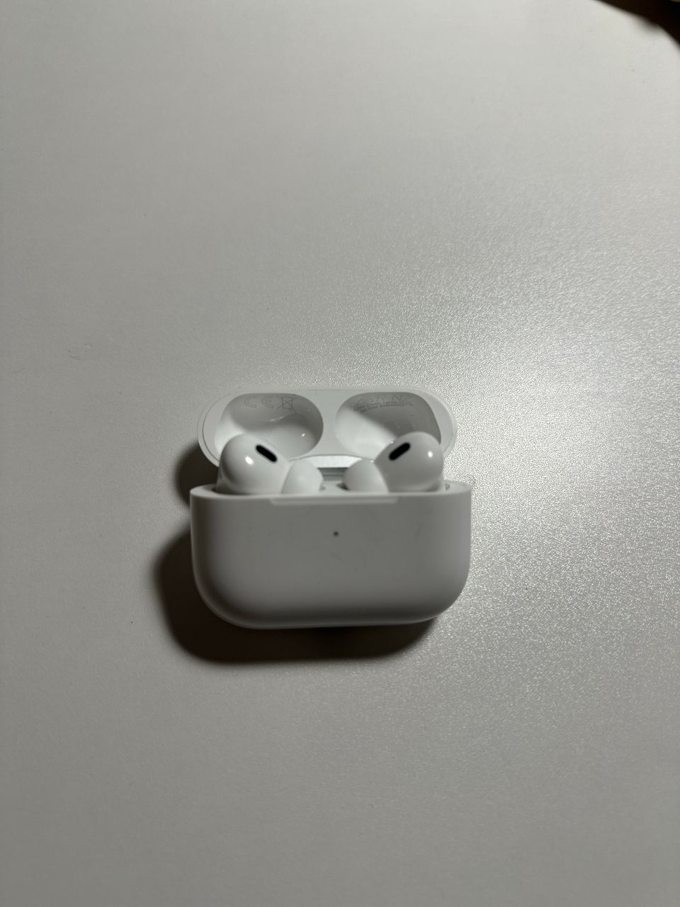 Apple AirPods Pro (2Gen) w/MagSafe Charging Case