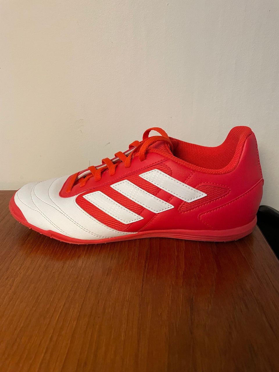 Adidas futsalkengät 42