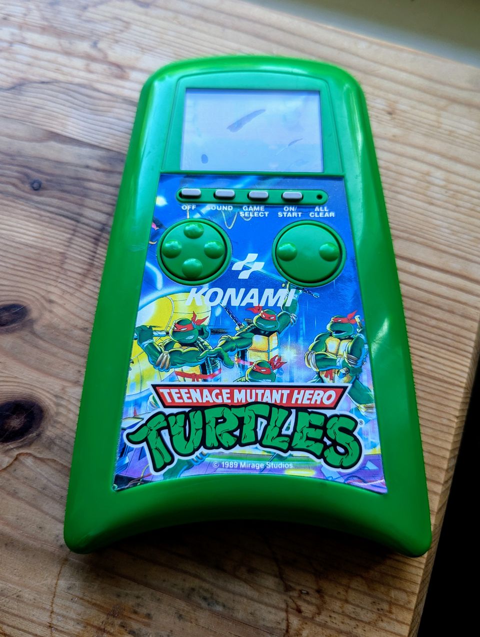 Konamin Teenage Mutant Ninja Turtles -elektroniikkapeli (1989)