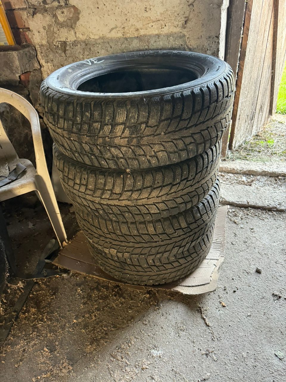 Talvirenkaat 205/55 R 16