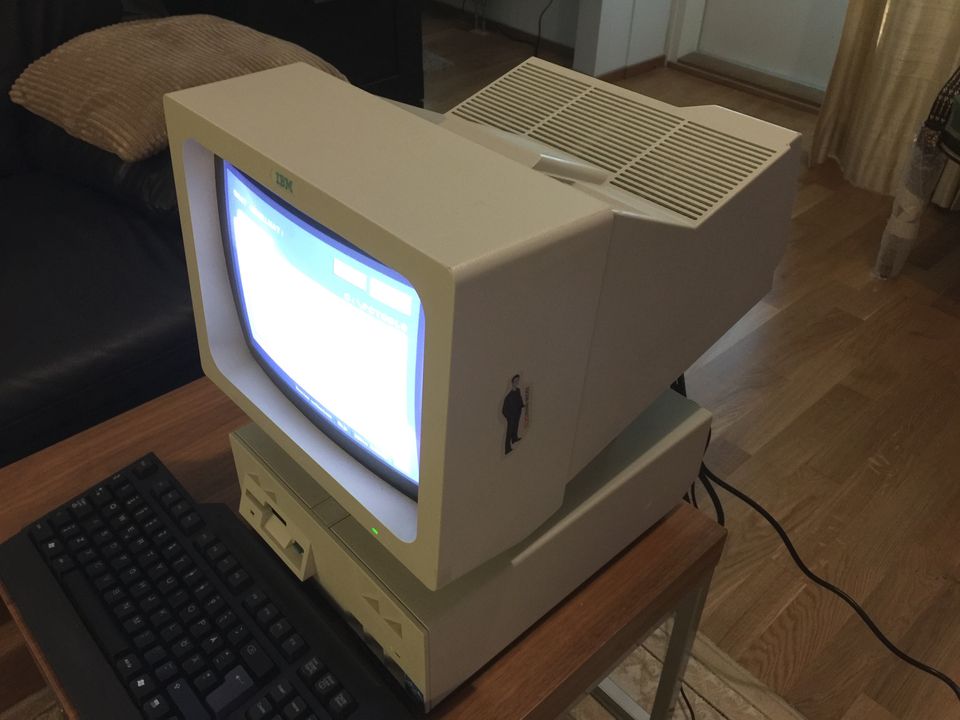 IBM PS/1 retrotietokone