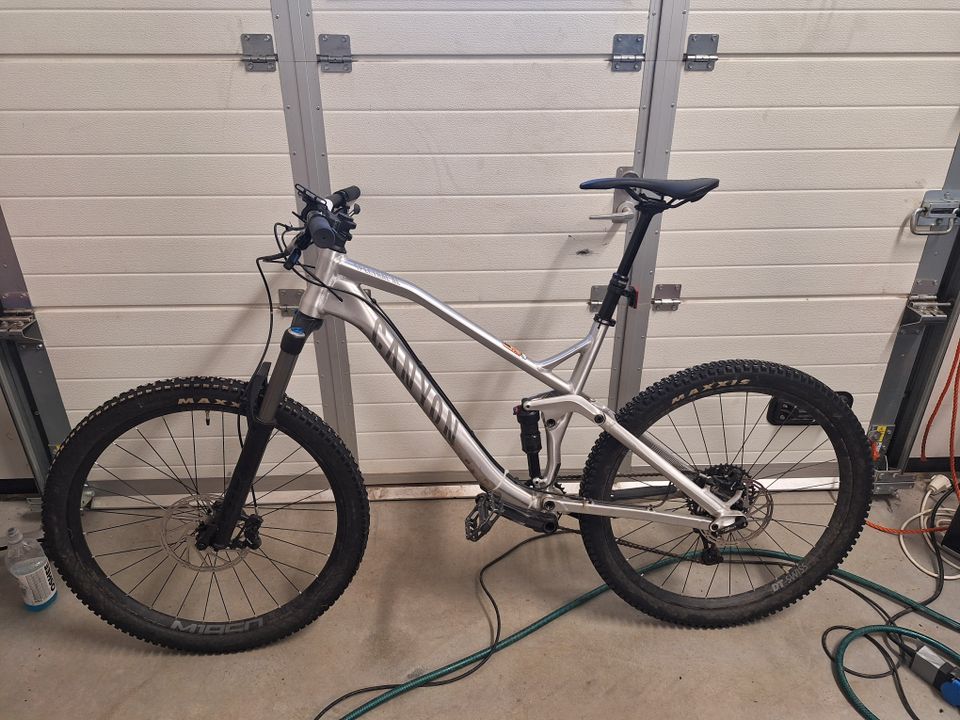 Maastopyörä Canyon Spectral 5.0 ex L 27.5"