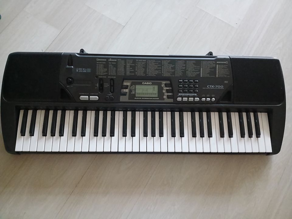 Casio CTK-700