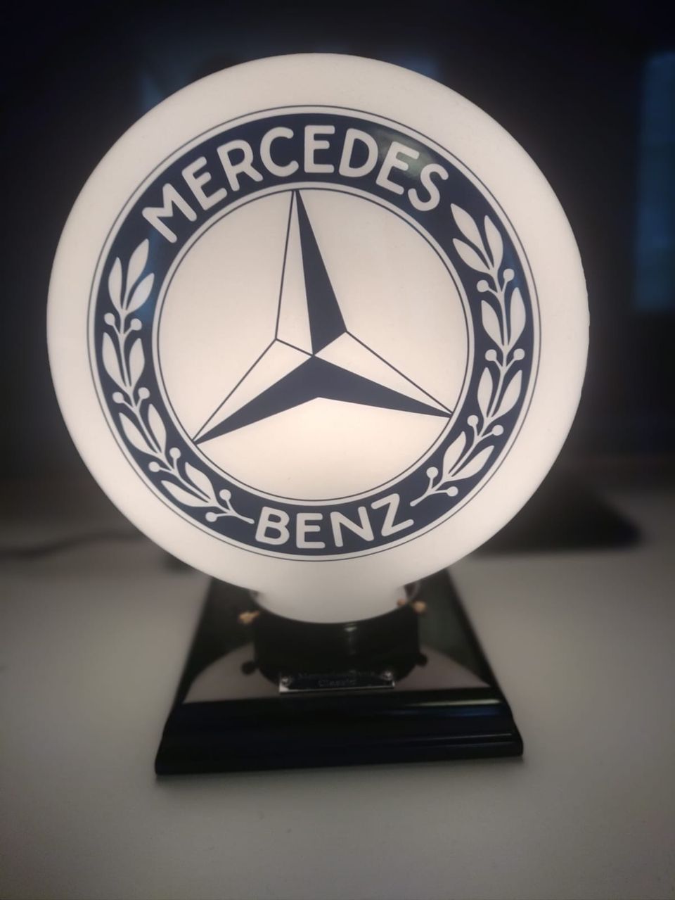 Mercedes pöytälamppu