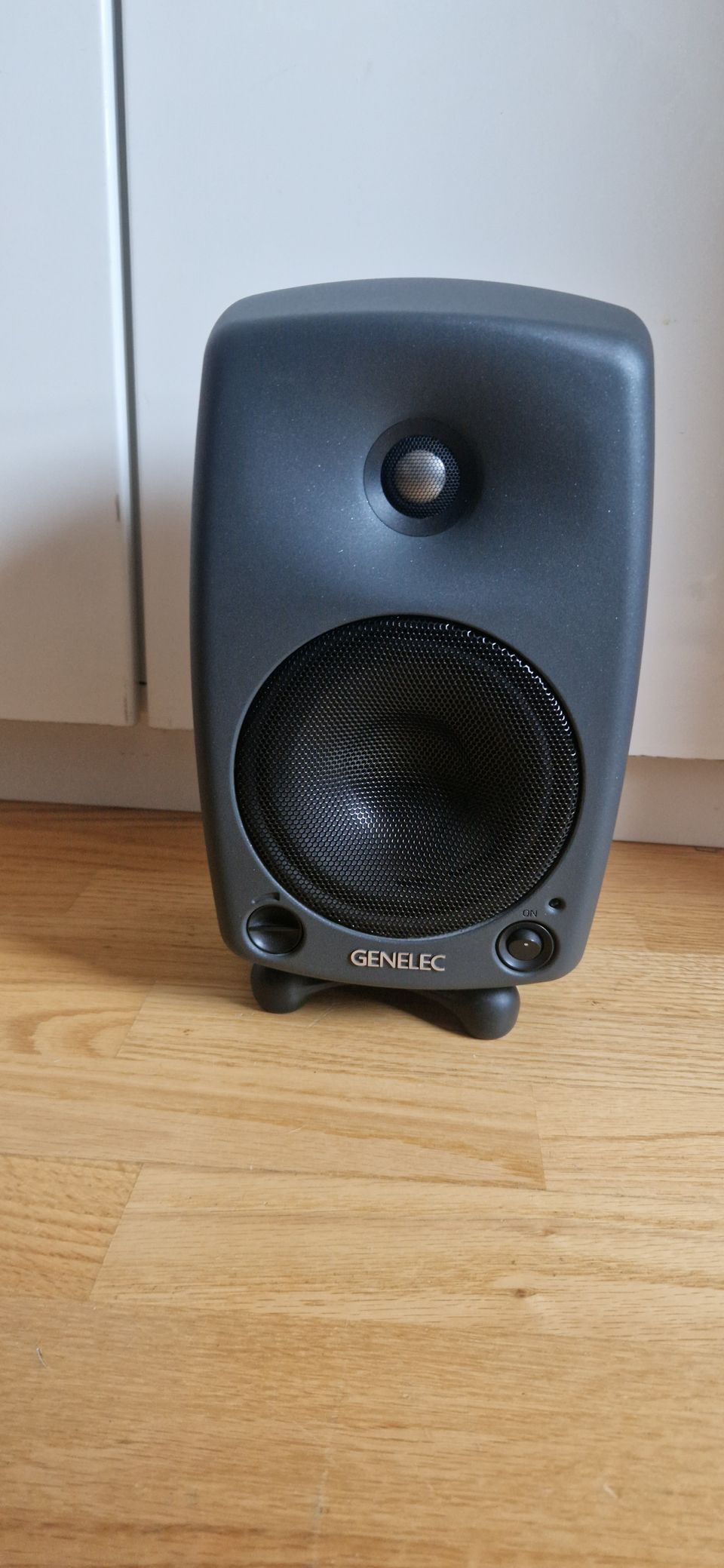 Genelec 8030 kaiutin (1kpl)