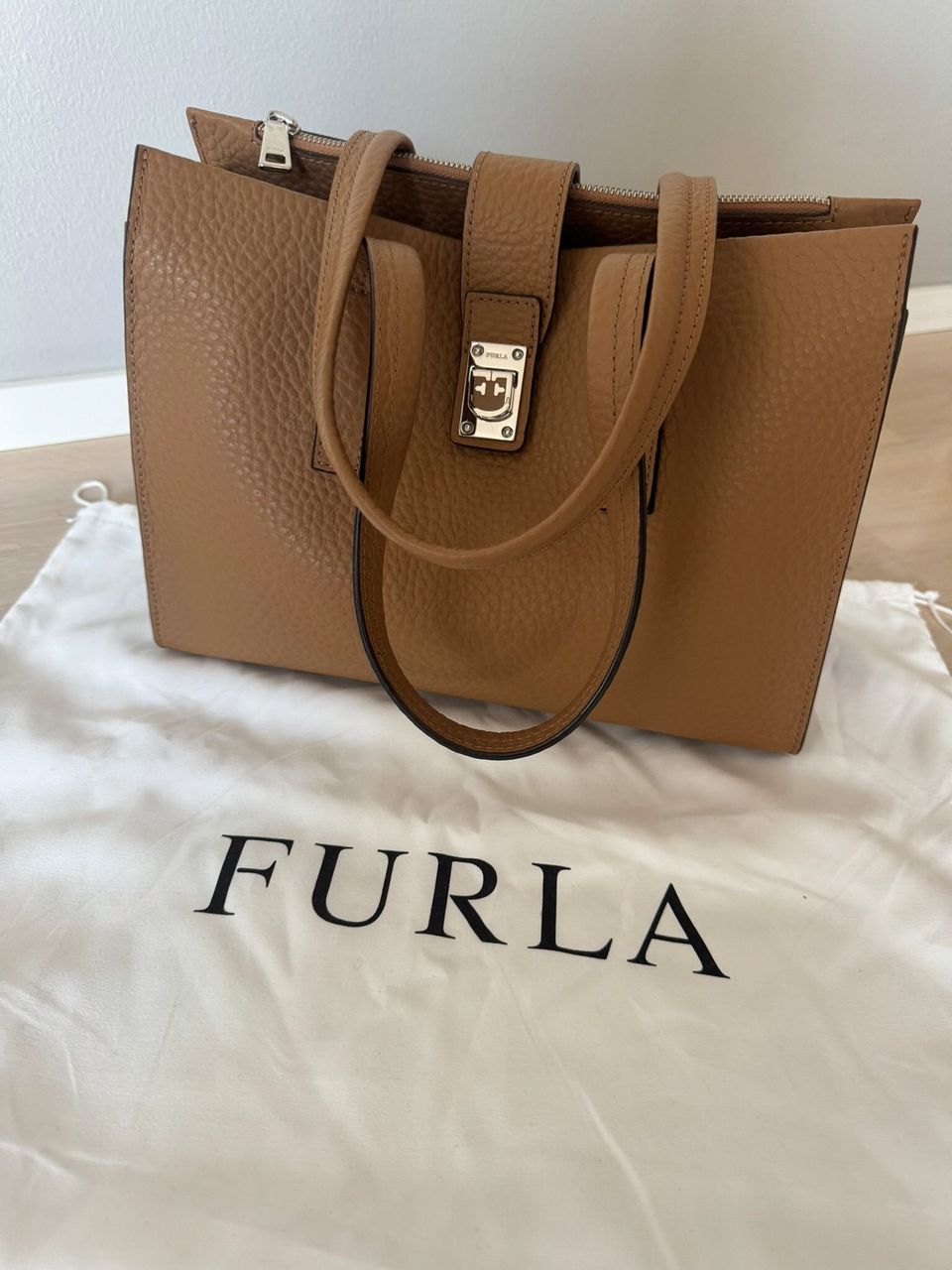 Furla käsilaukku