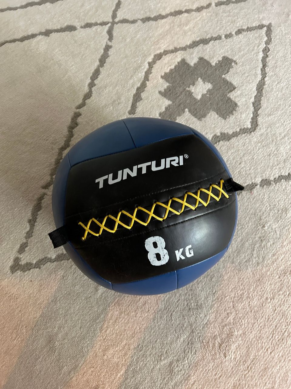 8kg Tunturi medball / painopallo