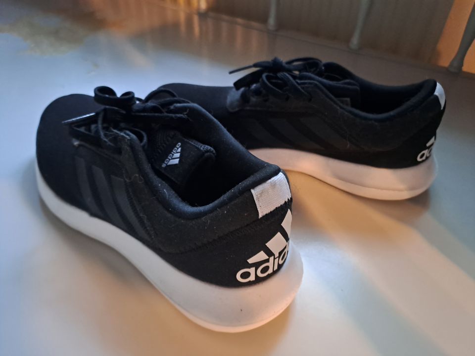 Uudet Adidas lenkkarit