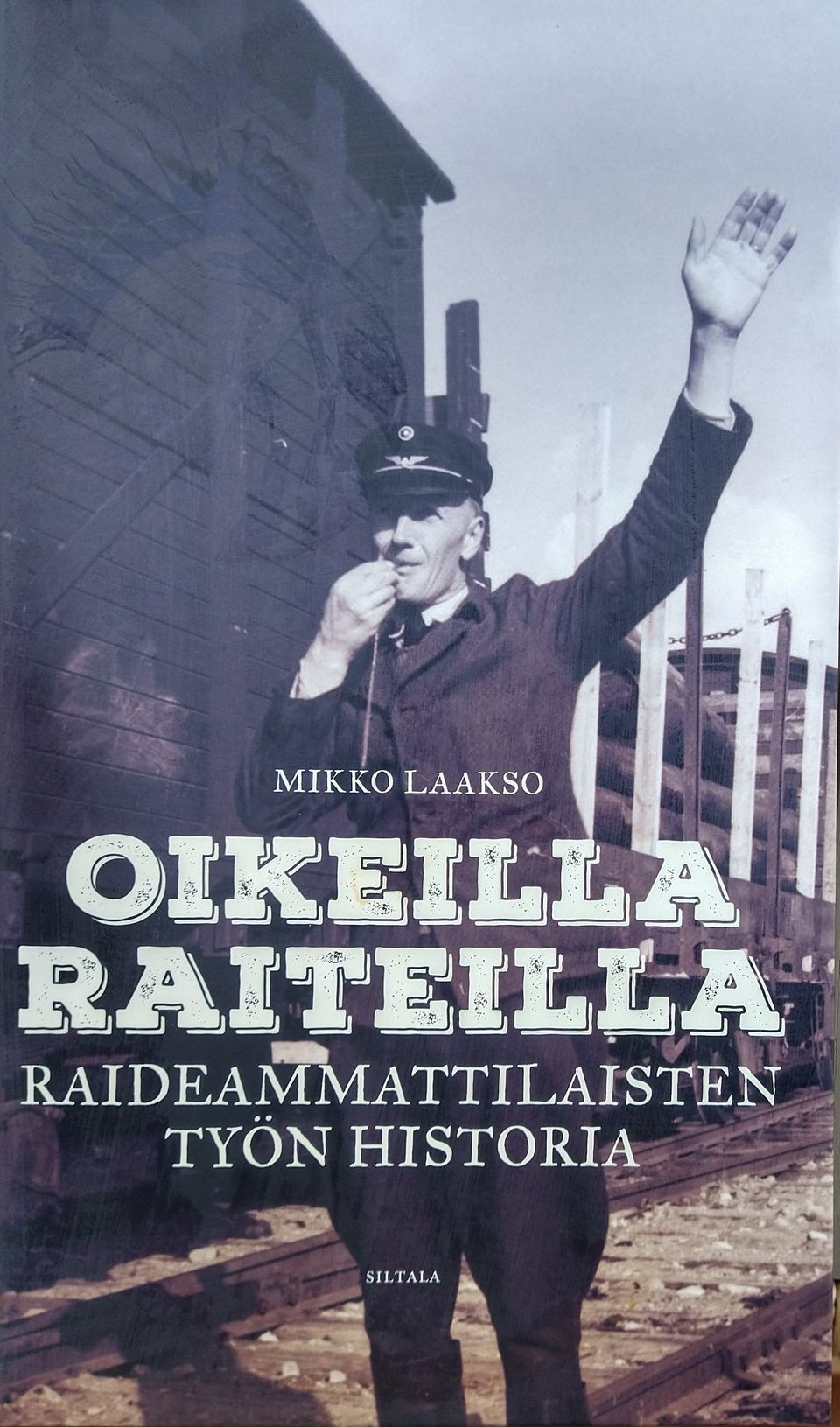 Oikeilla Raiteilla Kirja