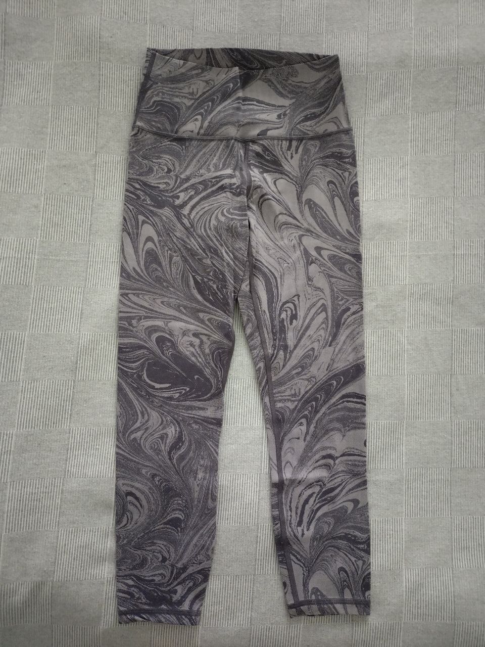 Athleta printti leggingsit