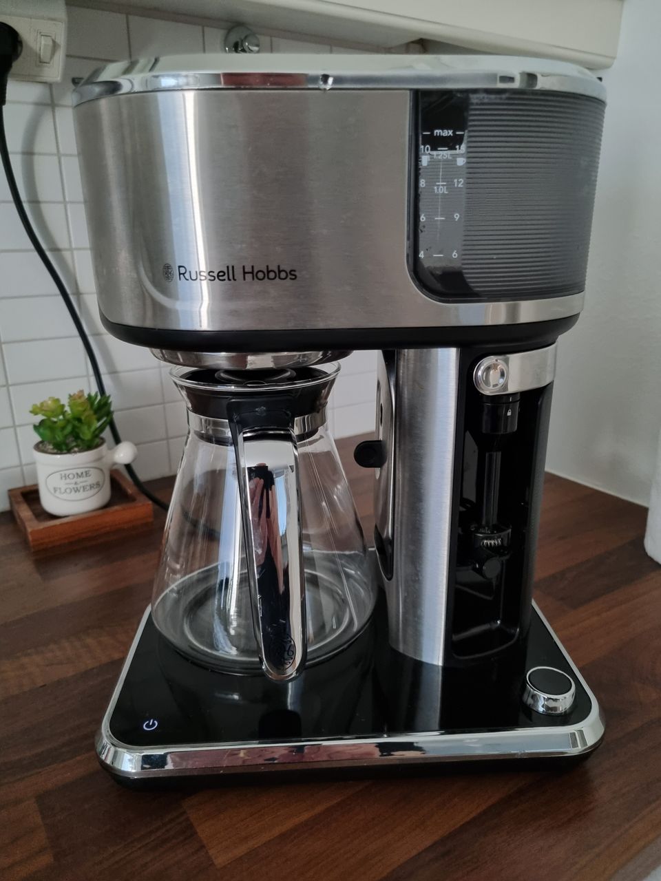 Kahvinkeitin Russell Hobbs