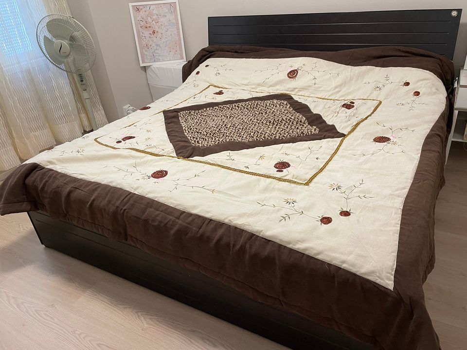 Double bed (200 x 180) with storage and mattress