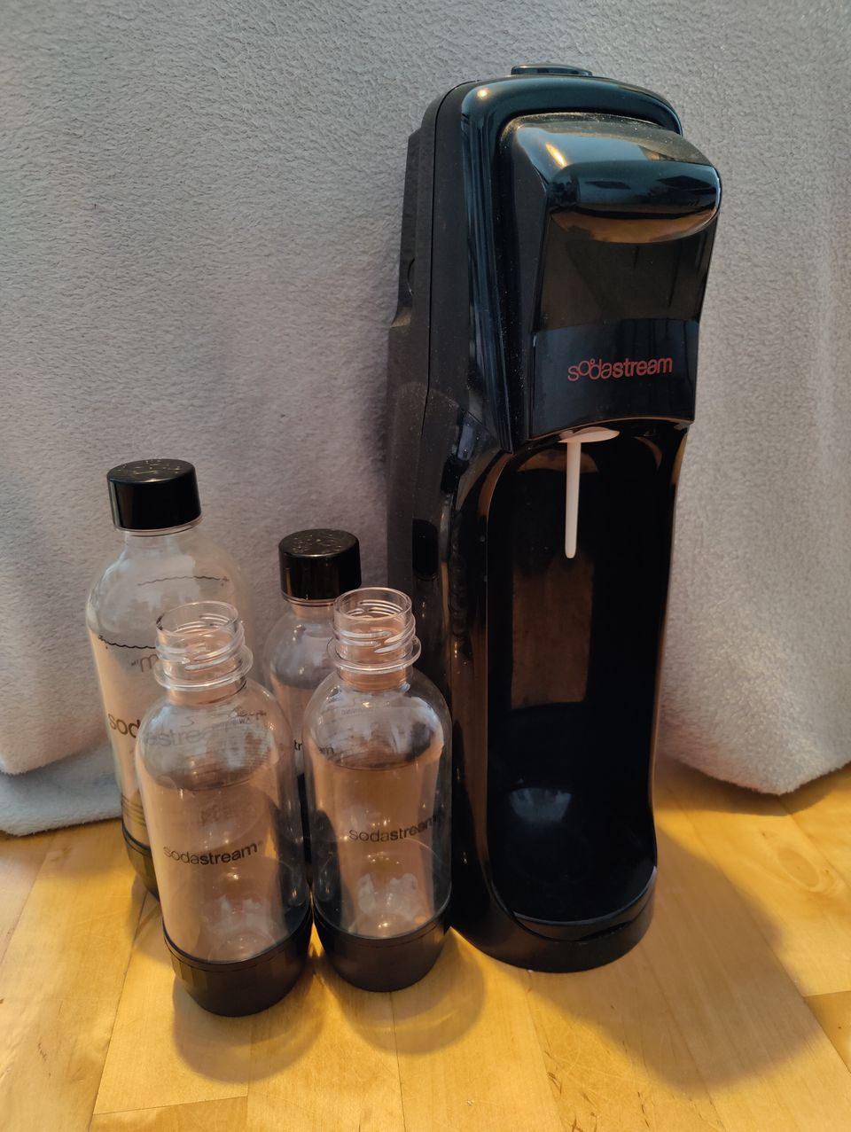 Sodastream - hiilihapotuskone / limpparikone