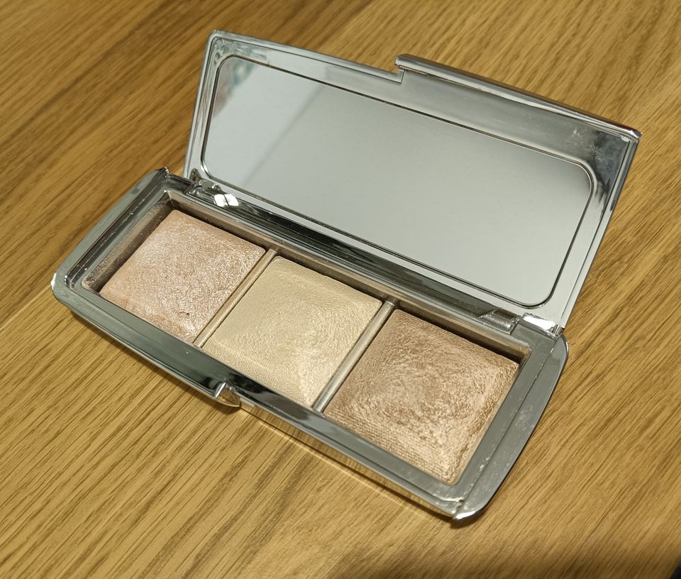 Hourglass - Ambient Metallic strobe lighting palette