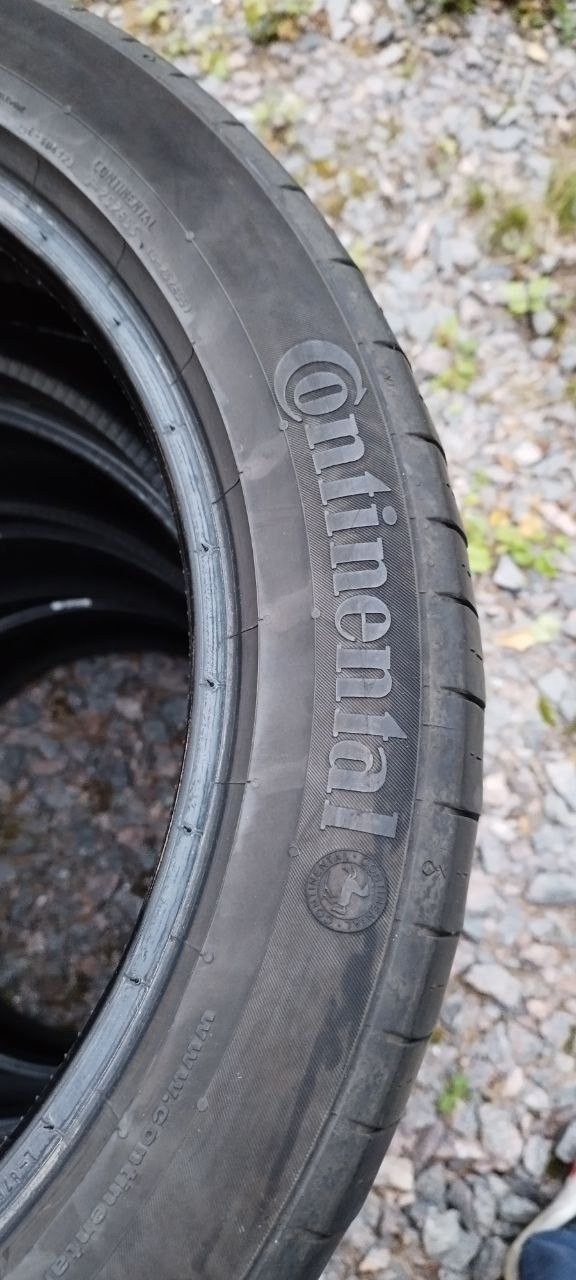 Continental 235/45/R18