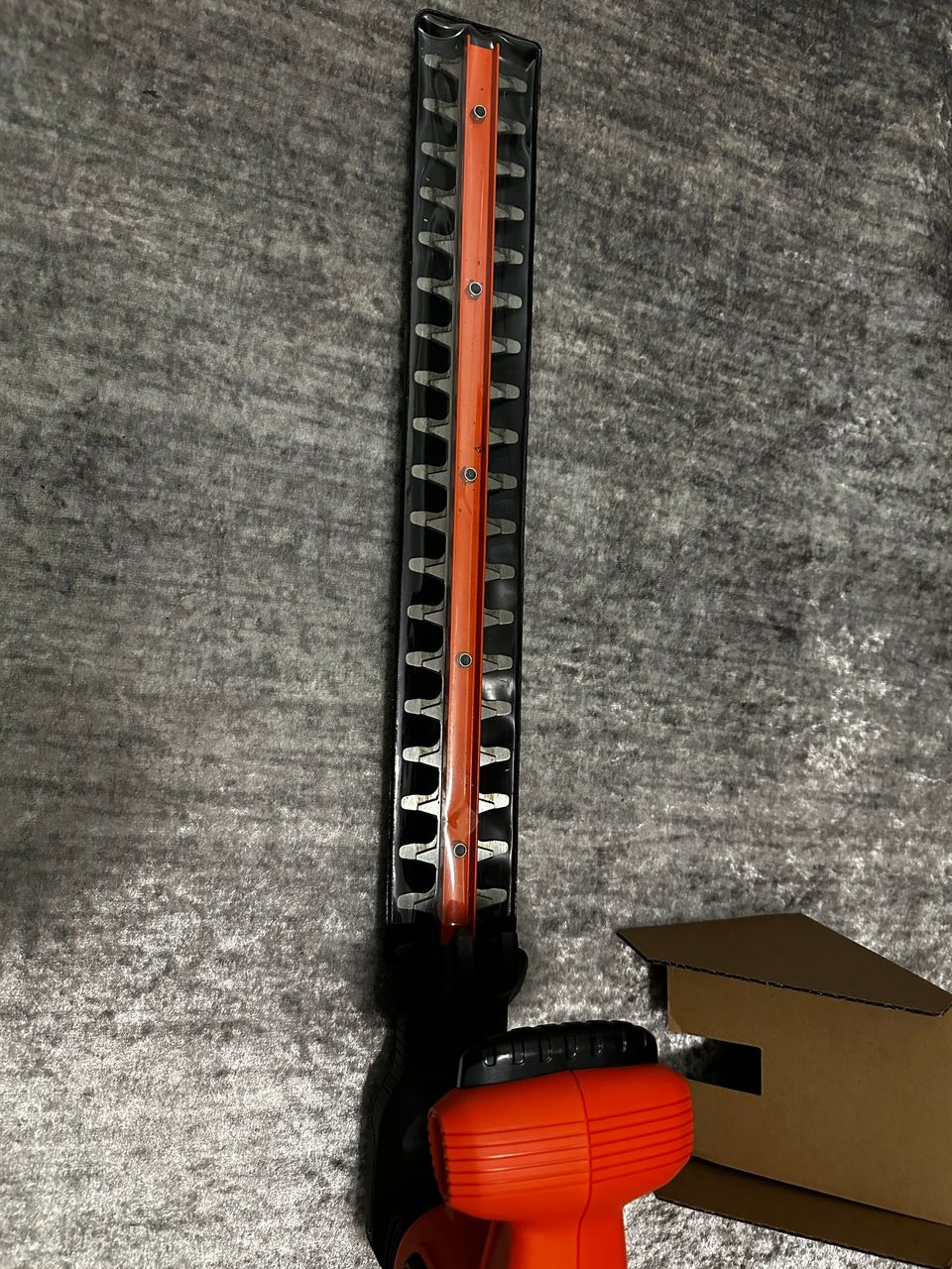 Black + decker Pensasleikkuri Hedge Trimmer