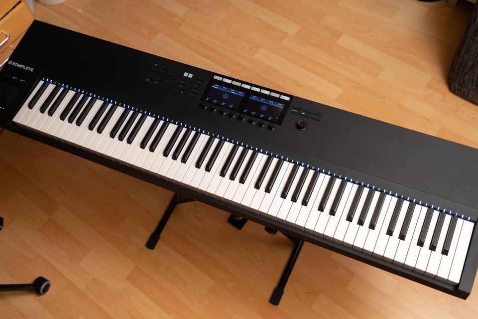 Komplete kontrol s88 MK2