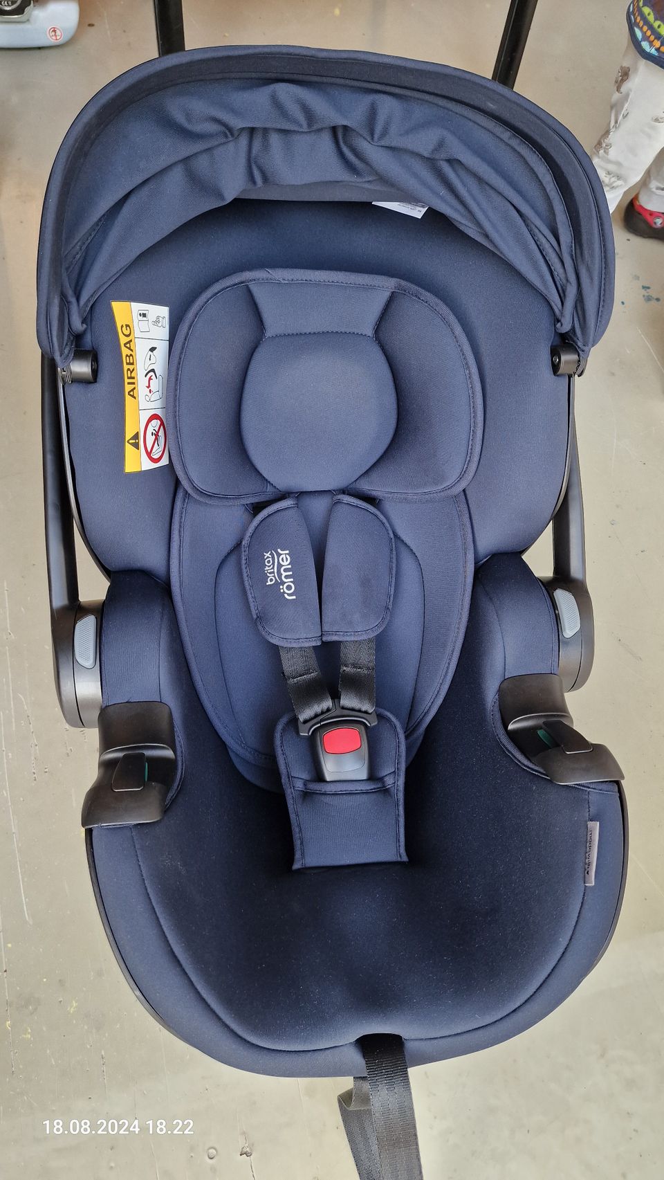 Britax Römer turvaistuin ja Isofix-telakka