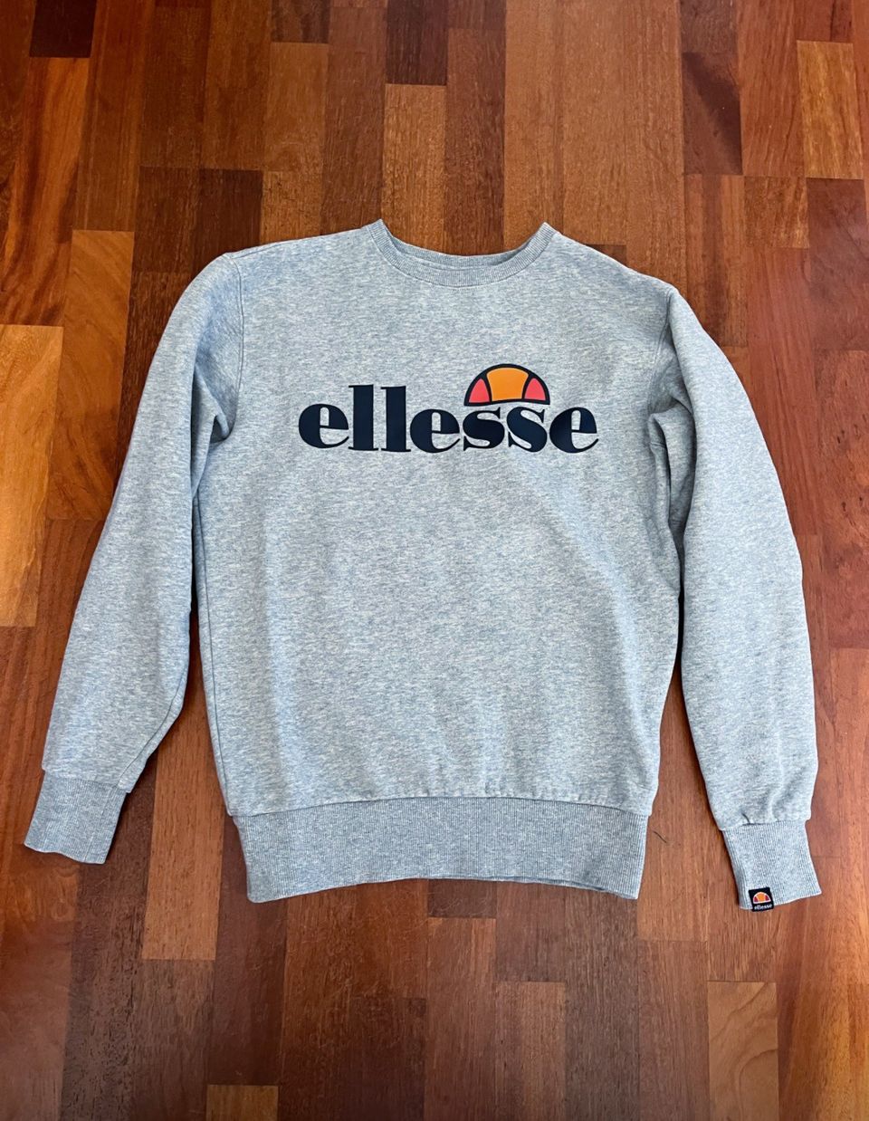 Ellesse collegepaita